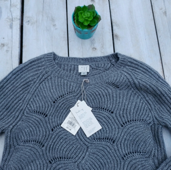 NWT And Away Crop Sweater Size XS - Picture 2 of 3
